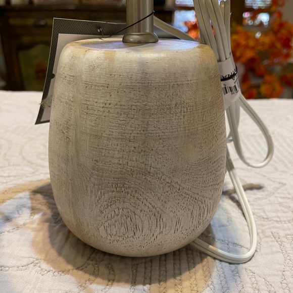 Threshold Lamp - Picture 2 of 3